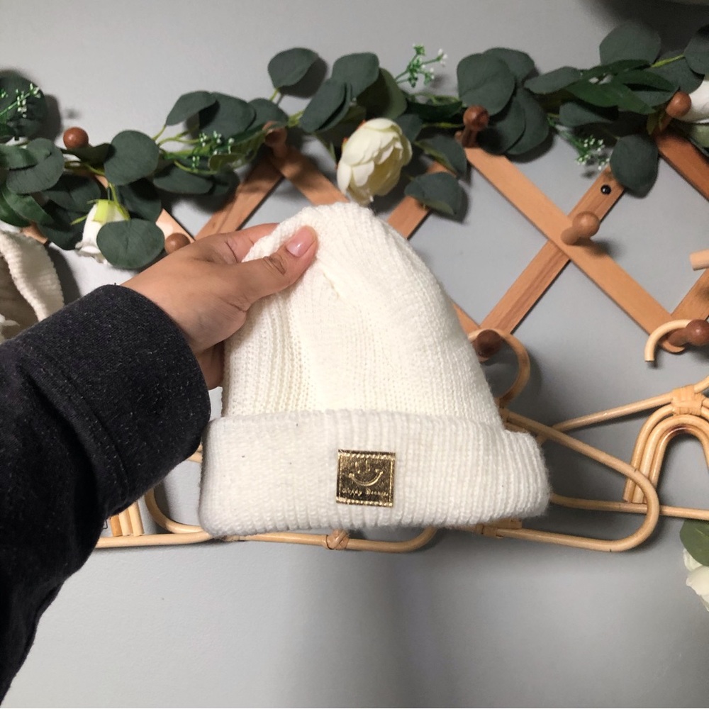 6-12m hat bundle only
